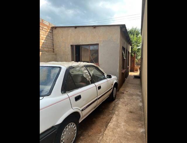 2 BEDROOM HOUSE FOR SALE IN ZONKIZIZWE